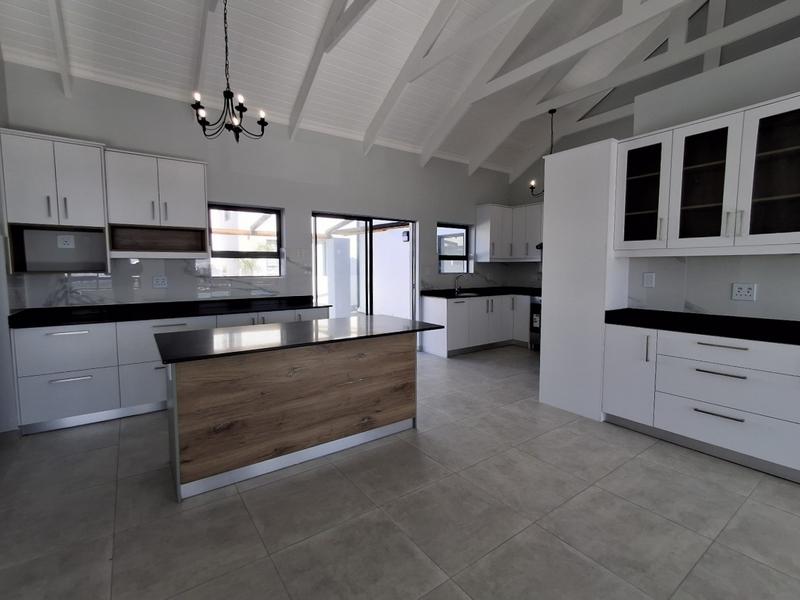 4 Bedroom Property for Sale in Da Gama Bay Western Cape